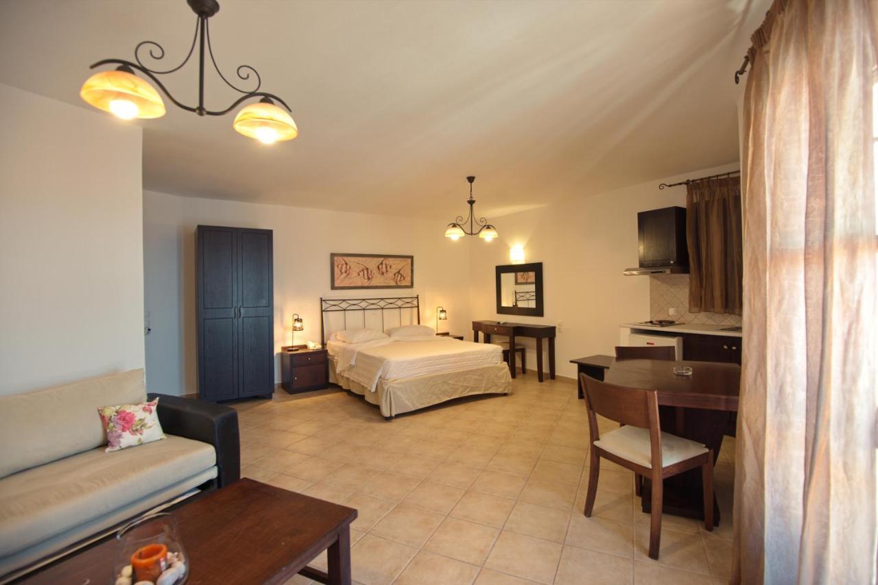 Yalis Hotel Votsi  Zewnętrze zdjęcie