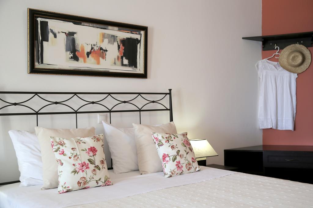 Yalis Hotel Votsi  Zewnętrze zdjęcie